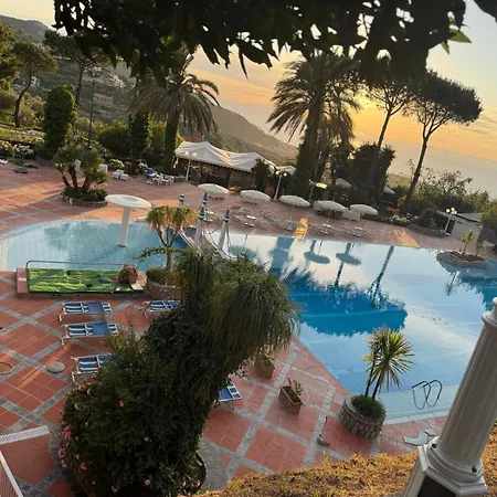 Al Castello Da Nancy - 15 Min From Positano Apartamento